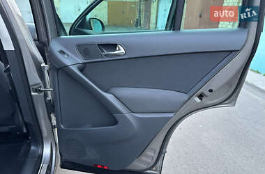Внедорожник / Кроссовер Volkswagen Tiguan 2010 в 