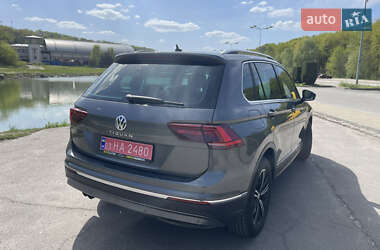 Внедорожник / Кроссовер Volkswagen Tiguan 2018 в 
