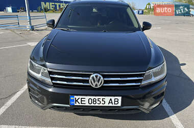 Внедорожник / Кроссовер Volkswagen Tiguan 2018 в 