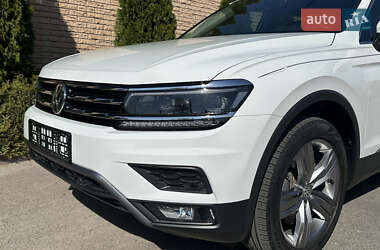 Внедорожник / Кроссовер Volkswagen Tiguan 2021 в 