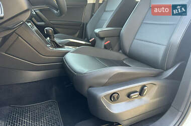 Внедорожник / Кроссовер Volkswagen Tiguan 2021 в 