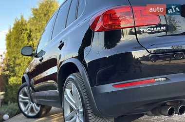 Позашляховик / Кросовер Volkswagen Tiguan 2012 в 