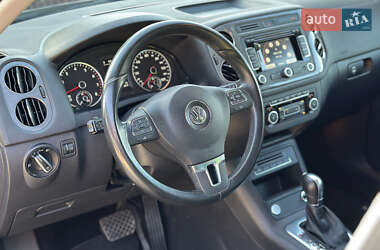 Позашляховик / Кросовер Volkswagen Tiguan 2012 в 