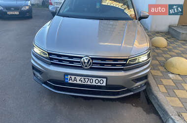 Внедорожник / Кроссовер Volkswagen Tiguan 2019 в 