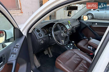 Внедорожник / Кроссовер Volkswagen Tiguan 2012 в 