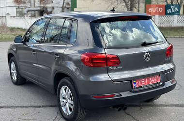 Позашляховик / Кросовер Volkswagen Tiguan 2014 в 