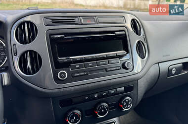 Позашляховик / Кросовер Volkswagen Tiguan 2014 в 