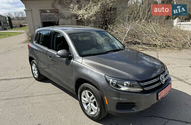 Позашляховик / Кросовер Volkswagen Tiguan 2014 в 