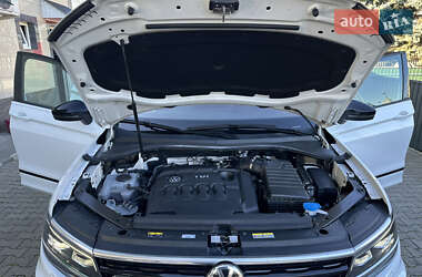 Внедорожник / Кроссовер Volkswagen Tiguan 2020 в 