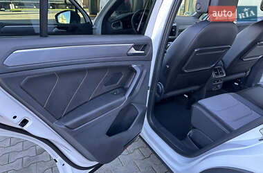 Внедорожник / Кроссовер Volkswagen Tiguan 2020 в 