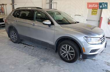 Позашляховик / Кросовер Volkswagen Tiguan 2019 в 