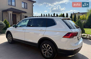 Позашляховик / Кросовер Volkswagen Tiguan 2019 в 