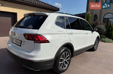 Позашляховик / Кросовер Volkswagen Tiguan 2019 в 