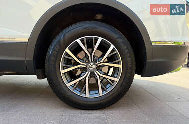 Позашляховик / Кросовер Volkswagen Tiguan 2019 в 