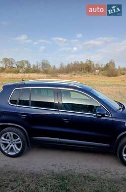 Внедорожник / Кроссовер Volkswagen Tiguan 2013 в 