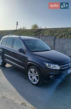 Внедорожник / Кроссовер Volkswagen Tiguan 2013 в 
