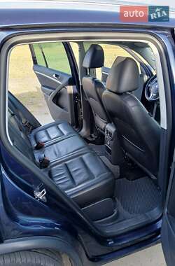Внедорожник / Кроссовер Volkswagen Tiguan 2013 в 