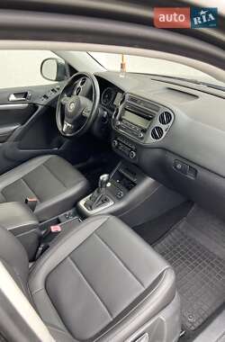 Внедорожник / Кроссовер Volkswagen Tiguan 2012 в 