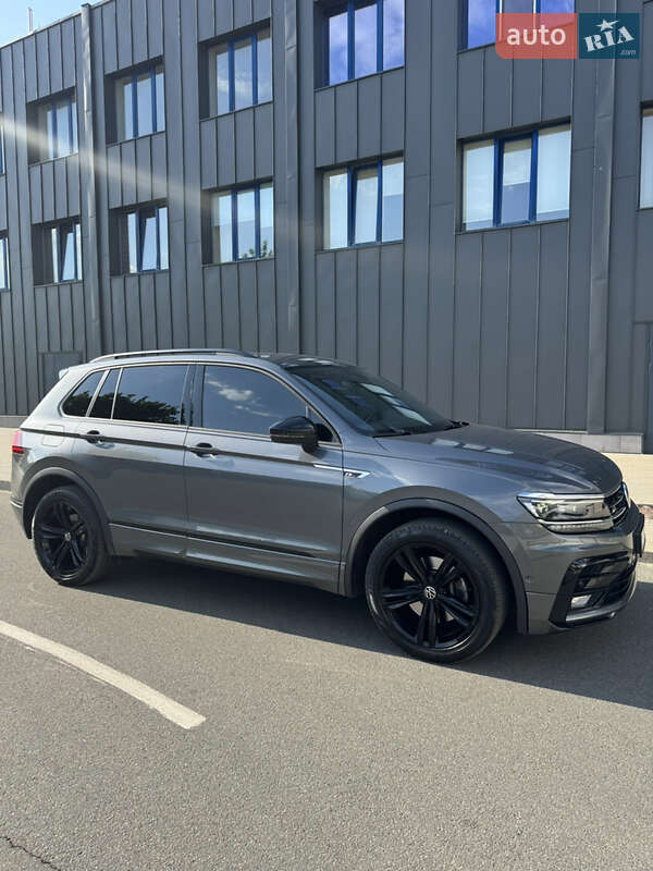Позашляховик / Кросовер Volkswagen Tiguan 2020 в 