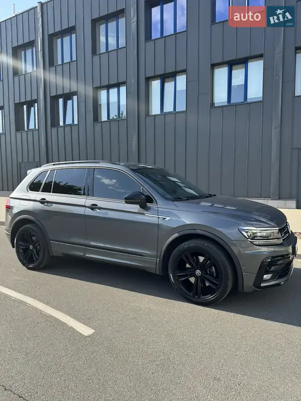 Позашляховик / Кросовер Volkswagen Tiguan 2020 в 