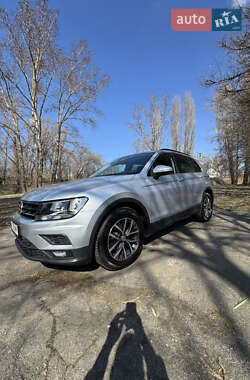 Внедорожник / Кроссовер Volkswagen Tiguan 2018 в 