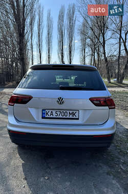 Внедорожник / Кроссовер Volkswagen Tiguan 2018 в 