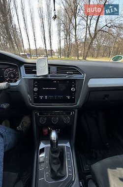 Внедорожник / Кроссовер Volkswagen Tiguan 2018 в 