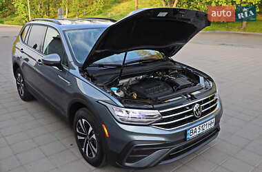 Внедорожник / Кроссовер Volkswagen Tiguan 2022 в 