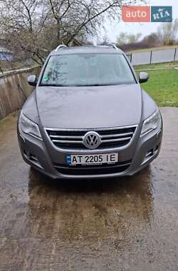 Внедорожник / Кроссовер Volkswagen Tiguan 2010 в Снятине