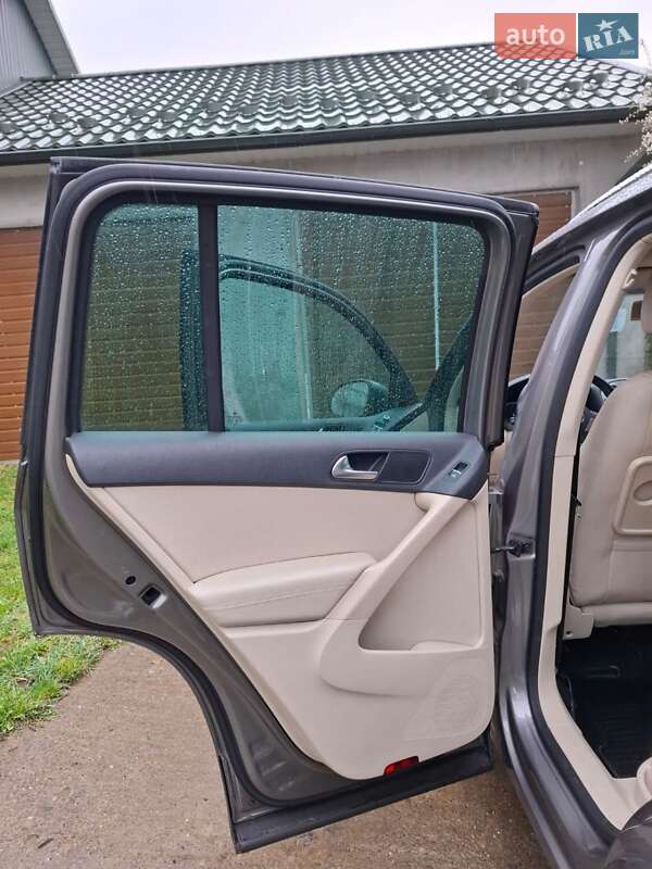 Позашляховик / Кросовер Volkswagen Tiguan 2010 в Снятині фото 11 Позашляховик / Кросовер Volkswagen Tiguan 2010 в Снятині