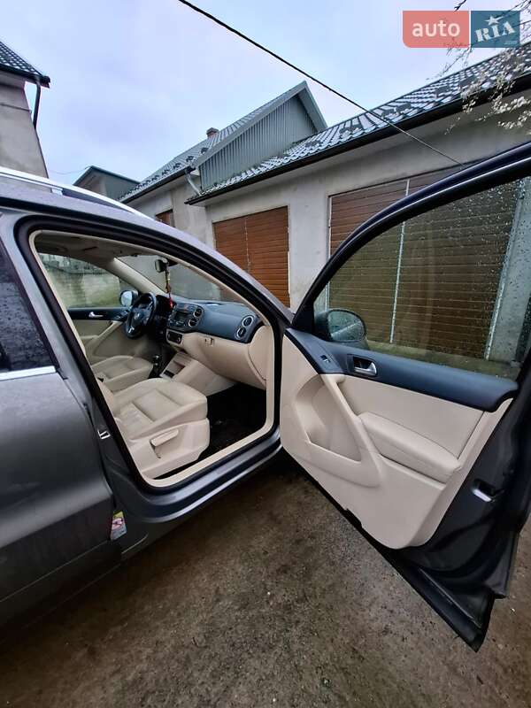 Позашляховик / Кросовер Volkswagen Tiguan 2010 в Снятині фото 23 Позашляховик / Кросовер Volkswagen Tiguan 2010 в Снятині