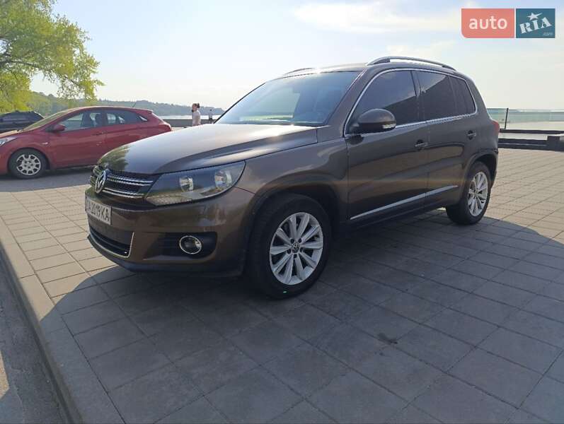 Внедорожник / Кроссовер Volkswagen Tiguan 2014 в Светловодске