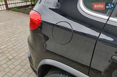 Позашляховик / Кросовер Volkswagen Tiguan 2009 в 