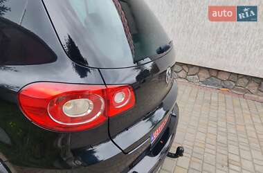 Позашляховик / Кросовер Volkswagen Tiguan 2009 в 