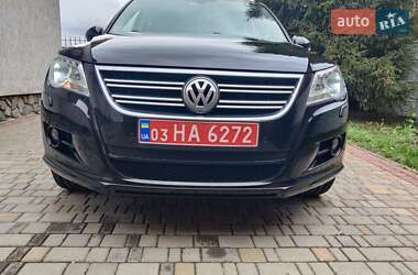 Позашляховик / Кросовер Volkswagen Tiguan 2009 в 