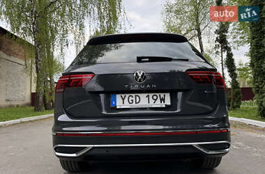 Внедорожник / Кроссовер Volkswagen Tiguan 2021 в 