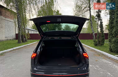 Внедорожник / Кроссовер Volkswagen Tiguan 2021 в 