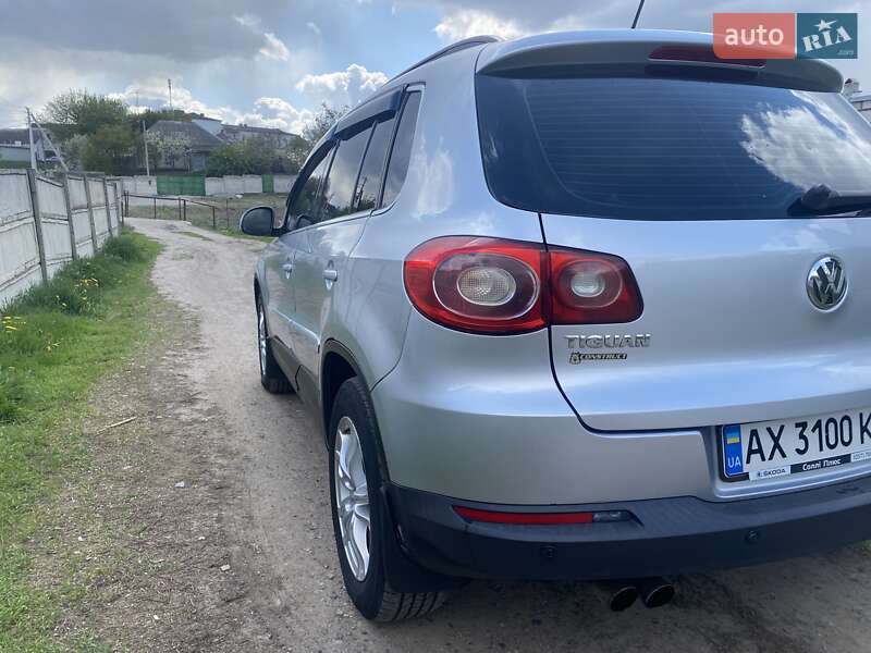 Позашляховик / Кросовер Volkswagen Tiguan 2010 в Новій Водолагі