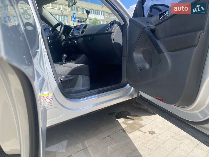 Позашляховик / Кросовер Volkswagen Tiguan 2010 в Новій Водолагі