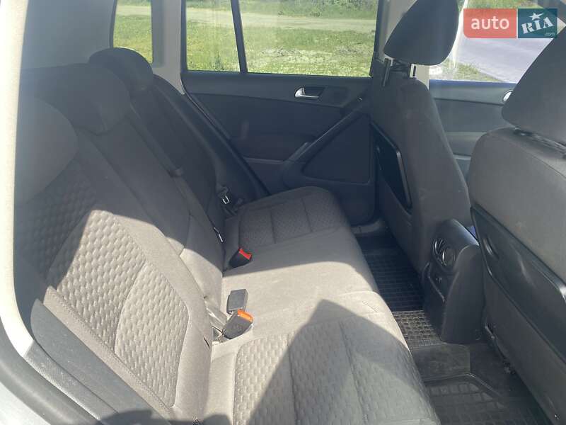 Позашляховик / Кросовер Volkswagen Tiguan 2010 в Новій Водолагі