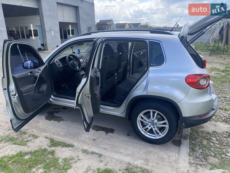 Позашляховик / Кросовер Volkswagen Tiguan 2010 в Новій Водолагі