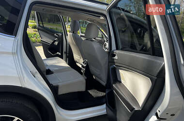 Внедорожник / Кроссовер Volkswagen Tiguan 2017 в 