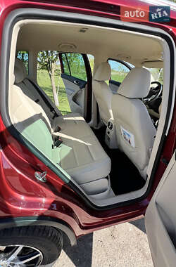 Внедорожник / Кроссовер Volkswagen Tiguan 2013 в 