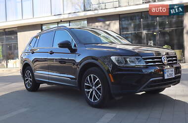 Внедорожник / Кроссовер Volkswagen Tiguan 2019 в 