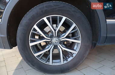 Внедорожник / Кроссовер Volkswagen Tiguan 2019 в 