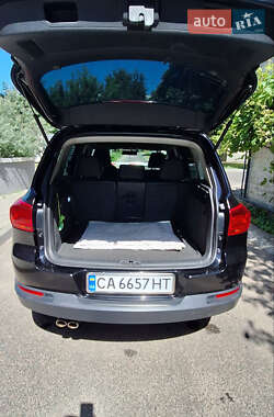 Внедорожник / Кроссовер Volkswagen Tiguan 2011 в 