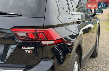 Позашляховик / Кросовер Volkswagen Tiguan 2018 в 