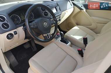 Позашляховик / Кросовер Volkswagen Tiguan 2013 в 