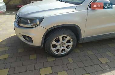 Позашляховик / Кросовер Volkswagen Tiguan 2013 в 
