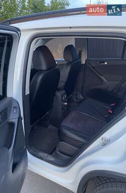 Внедорожник / Кроссовер Volkswagen Tiguan 2014 в 